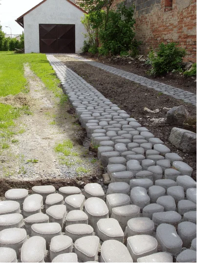 Příjezdová cesta